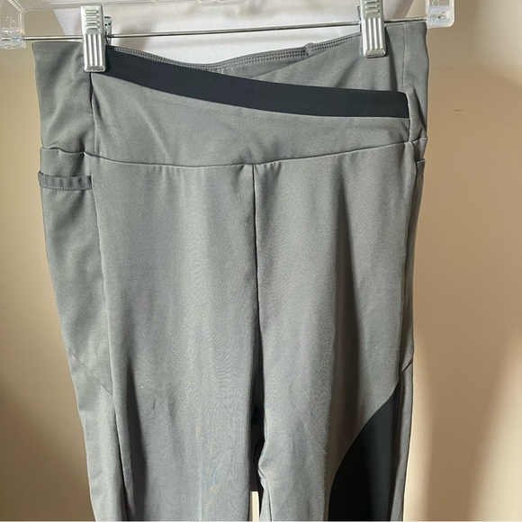 Gymshark Gray/Black Asymmetric Leggings size Medium - Picture 4 of 9